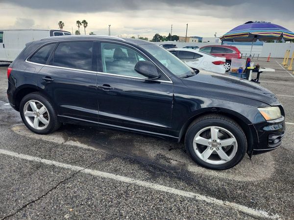2012 AUDI Q5 Premium Plus