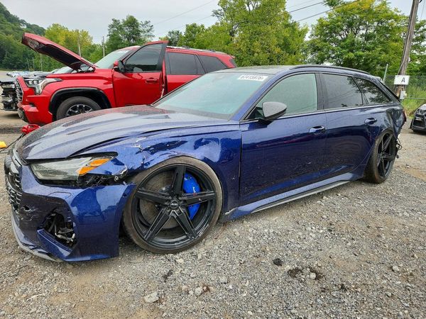 2021 AUDI RS6
