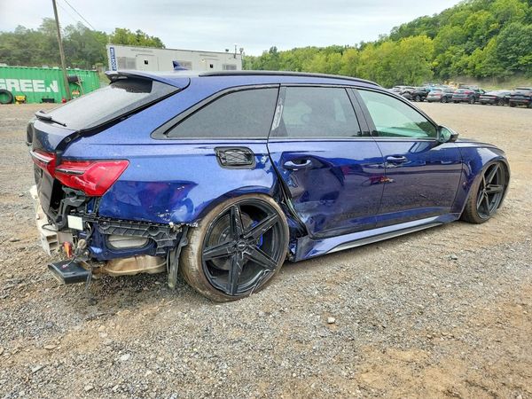 2021 AUDI RS6