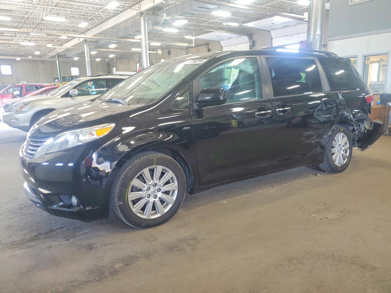 2017 TOYOTA SIENNA