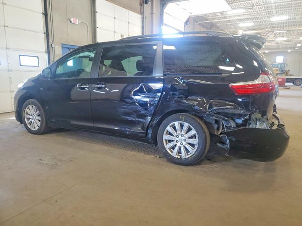 2017 TOYOTA SIENNA