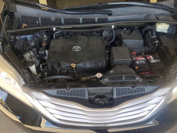 2017 TOYOTA SIENNA