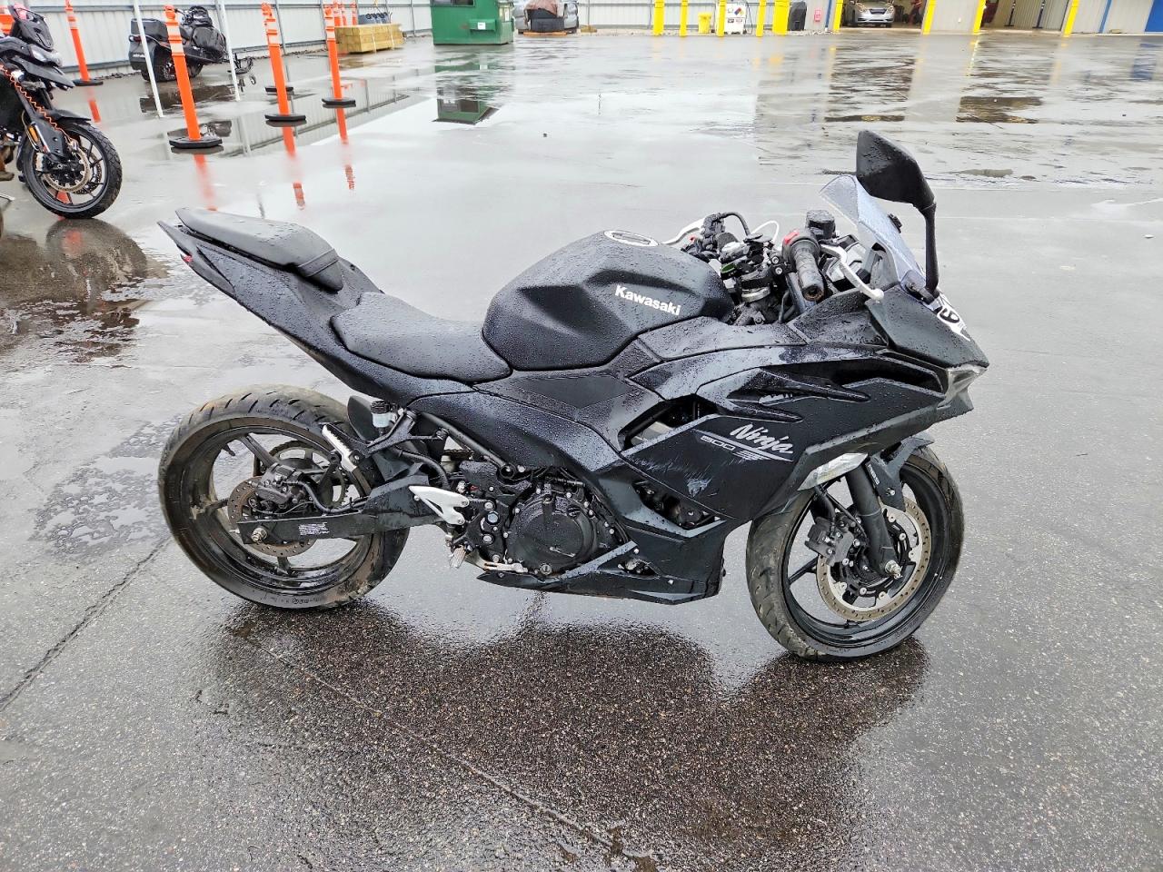 2026 KAWASAKI EX500