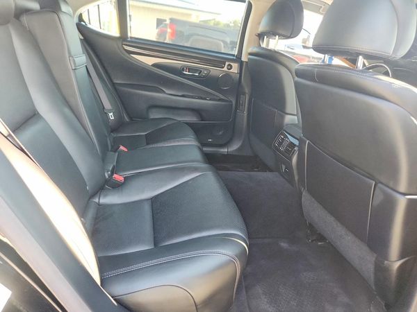 2017 LEXUS LS 460