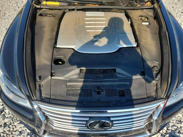 2017 LEXUS LS 460