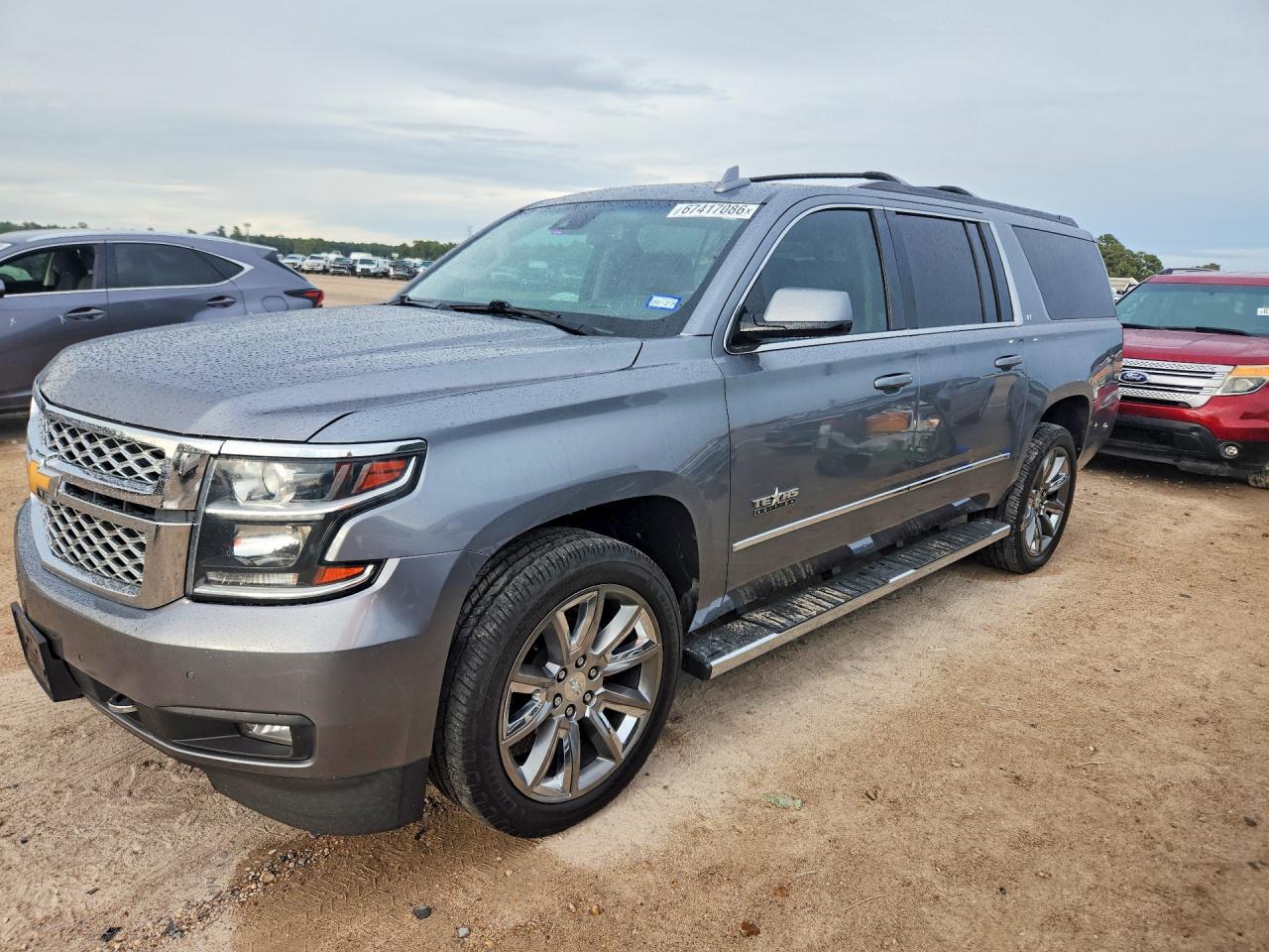 2019 CHEVROLET SUBURBAN LT — Front 3/4