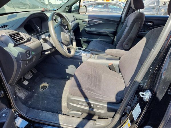 2022 HONDA PILOT SPORT — DENT
