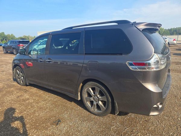 2018 TOYOTA SIENNA