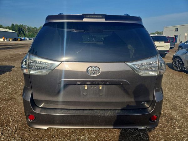 2018 TOYOTA SIENNA