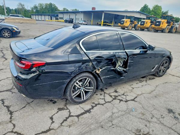 2021 BMW 530