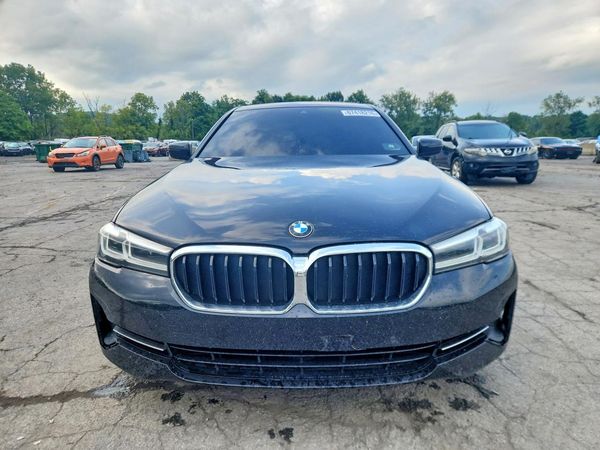 2021 BMW 530