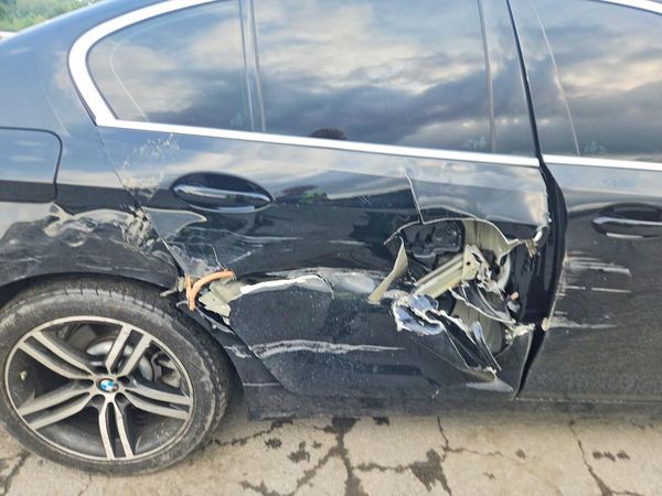 2021 BMW 530