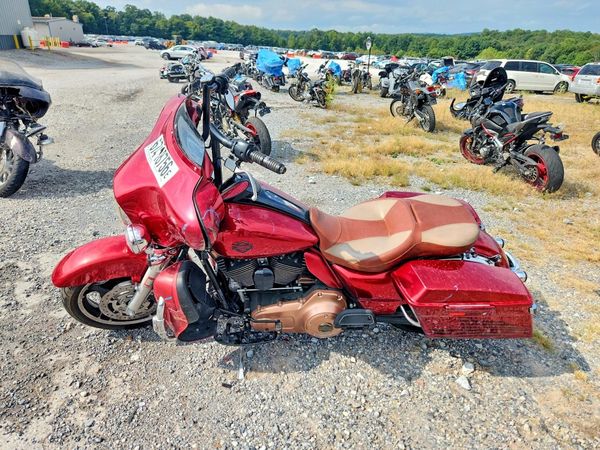 2013 HARLEY-DAVIDSON FLHX — LSDT