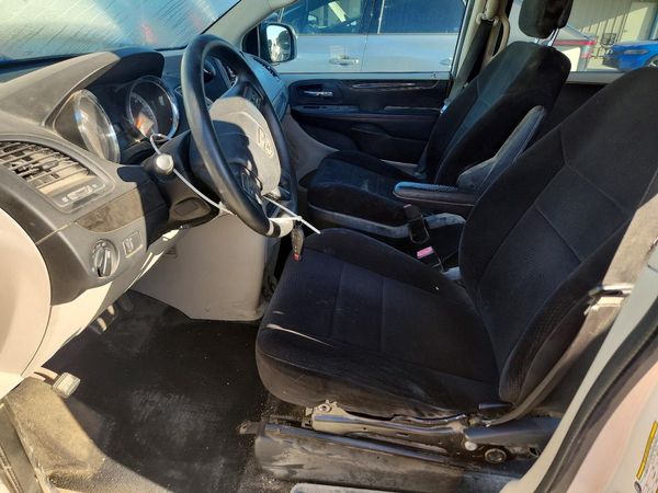 2012 DODGE GRAND CARAVAN SE — DENT