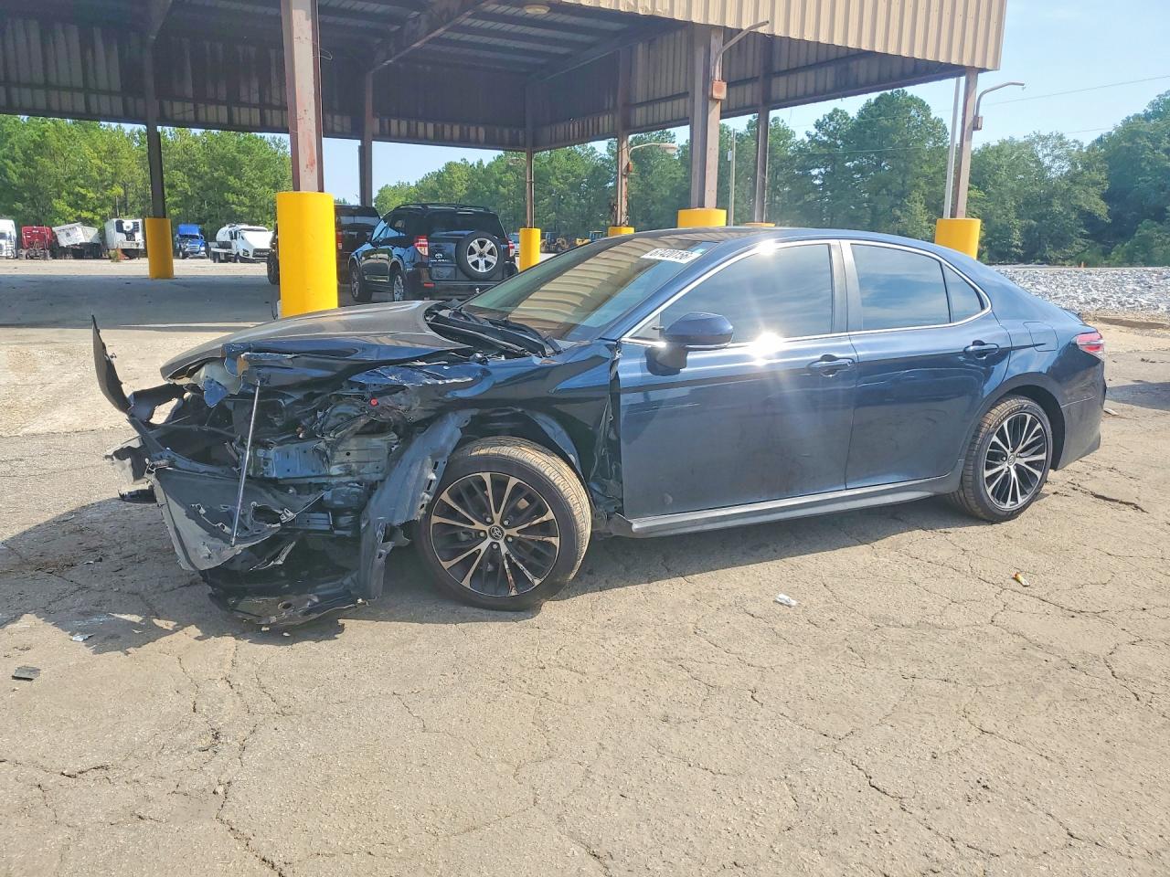 2019 TOYOTA CAMRY L/LE/SE/XLE — Front 3/4