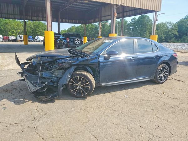 2019 TOYOTA CAMRY L/LE/SE/XLE — Front 3/4