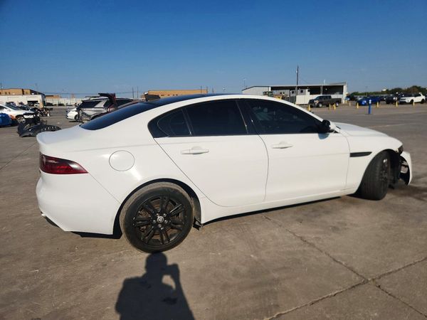 2018 JAGUAR XE