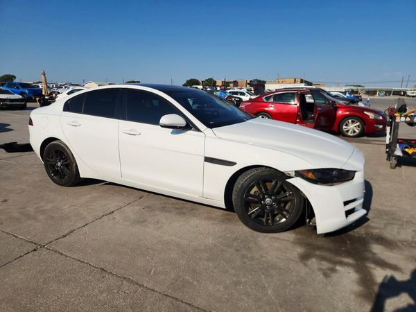 2018 JAGUAR XE