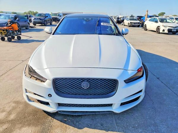 2018 JAGUAR XE
