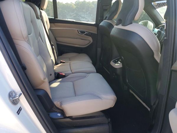 2026 VOLVO XC90