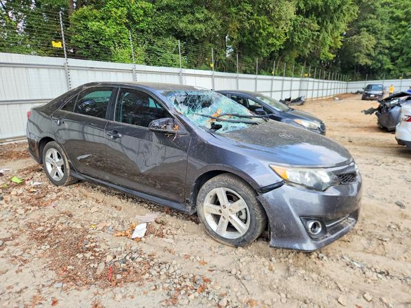 2013 TOYOTA CAMRY — Passenger 3/4