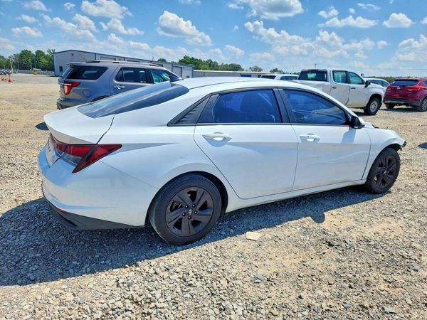 2022 HYUNDAI ELANTRA