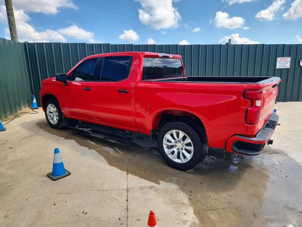 2023 CHEVROLET SILVERADO Custom