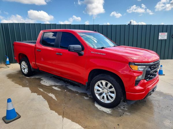 2023 CHEVROLET SILVERADO Custom