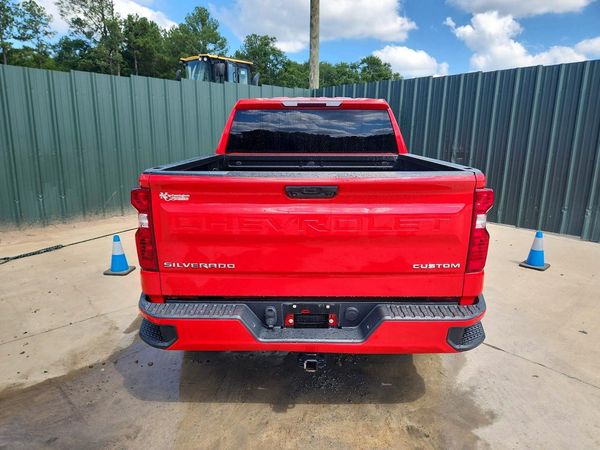 2023 CHEVROLET SILVERADO Custom