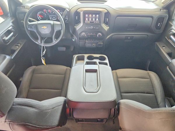 2023 CHEVROLET SILVERADO Custom
