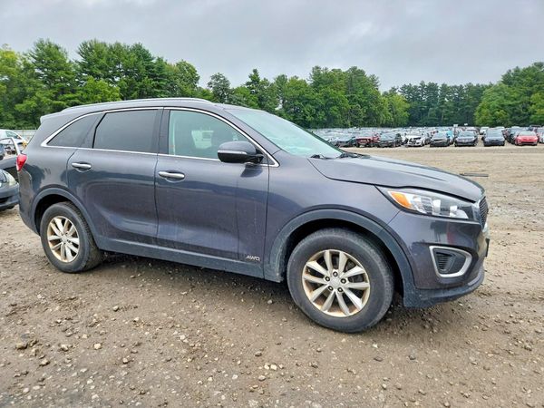 2016 KIA SORENTO L / LX