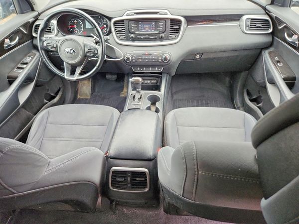 2016 KIA SORENTO L / LX