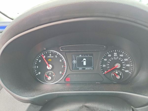 2016 KIA SORENTO L / LX