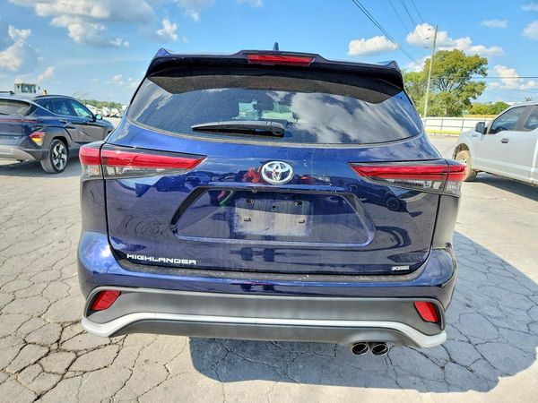 2021 TOYOTA HIGHLANDER XSE