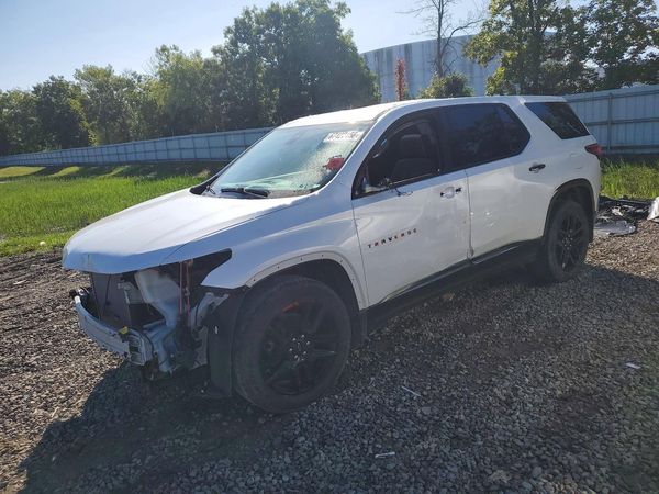 2022 CHEVROLET TRAVERSE Premier — Front 3/4