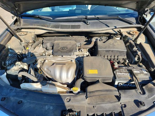 2012 TOYOTA CAMRY — Engine bay