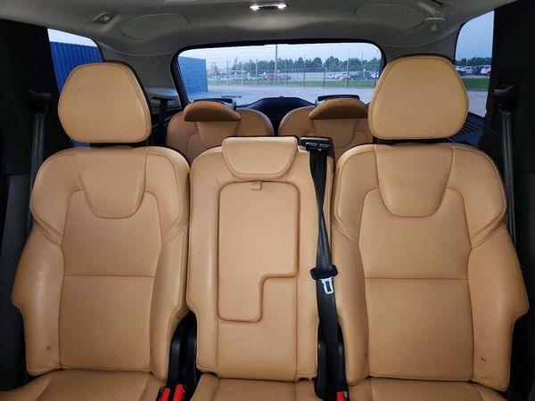 2016 VOLVO XC90