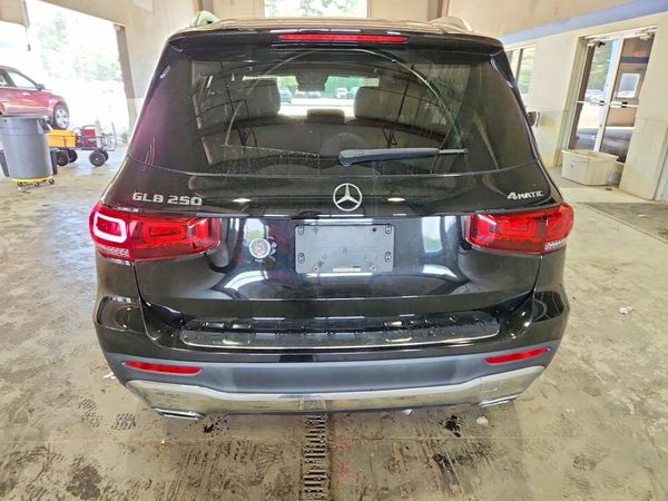 2022 MERCEDES-BENZ GLB