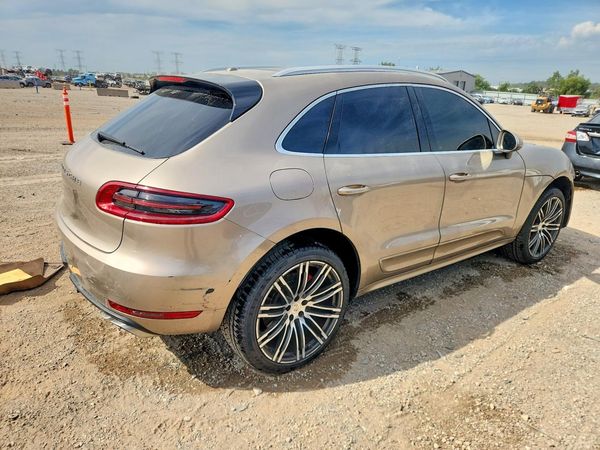 2016 PORSCHE MACAN