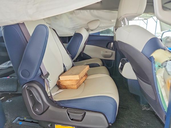 2025 KIA CARNIVAL EX