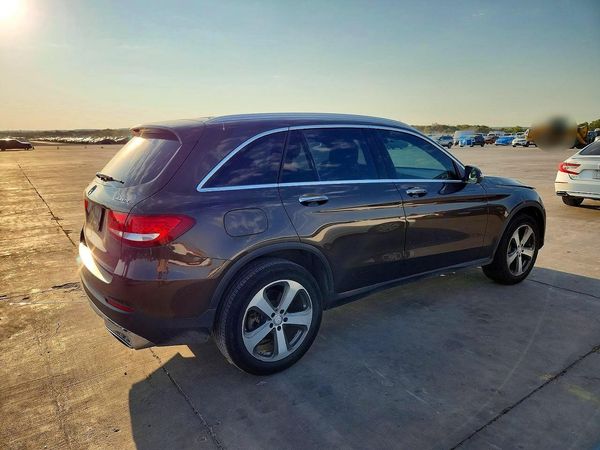 2017 MERCEDES-BENZ GLC