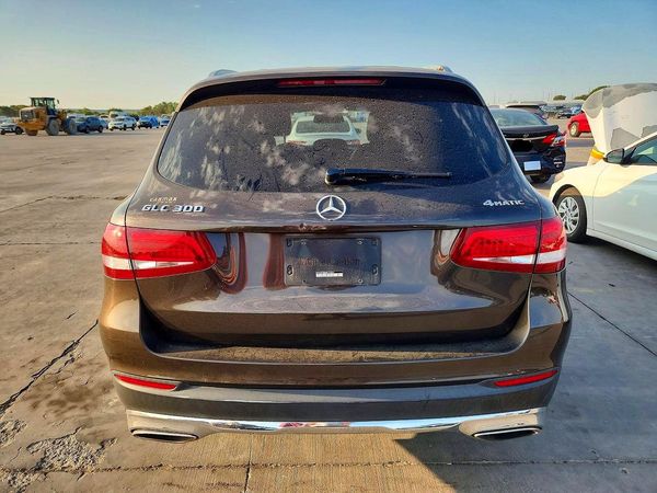 2017 MERCEDES-BENZ GLC
