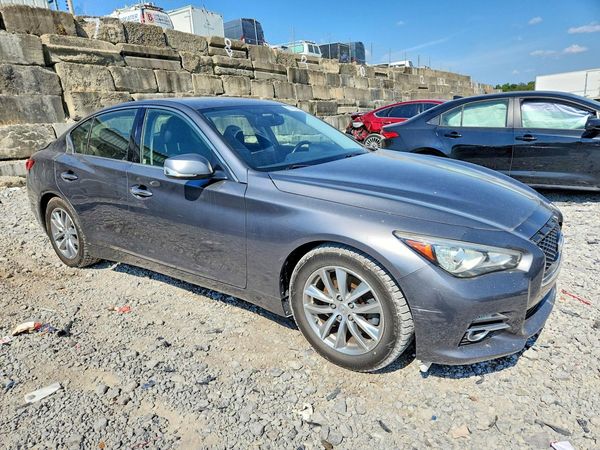 2015 INFINITI Q50