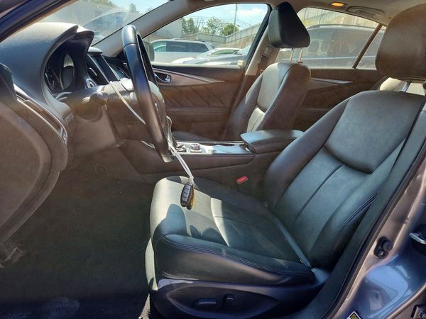 2015 INFINITI Q50