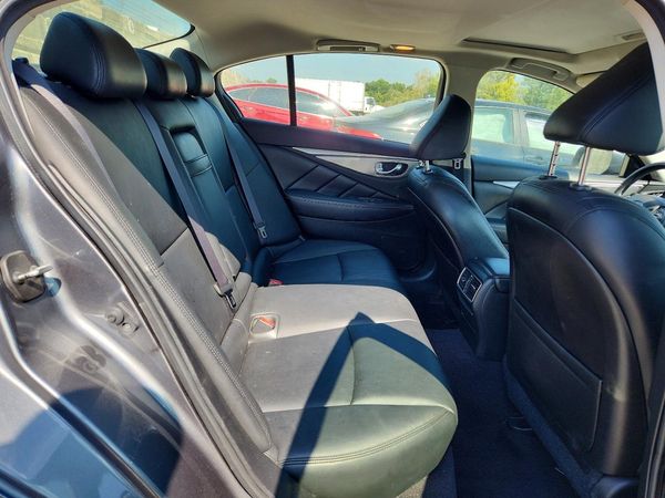 2015 INFINITI Q50