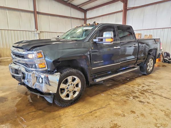 2019 CHEVROLET SILVERADO — DSFA — Front 3/4