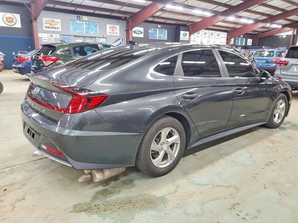 2022 HYUNDAI SONATA SE