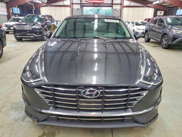 2022 HYUNDAI SONATA SE