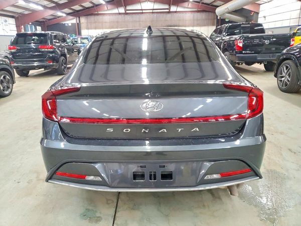 2022 HYUNDAI SONATA SE