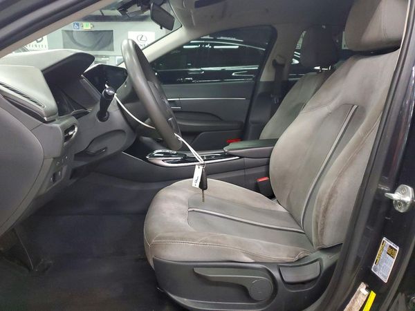 2022 HYUNDAI SONATA SE